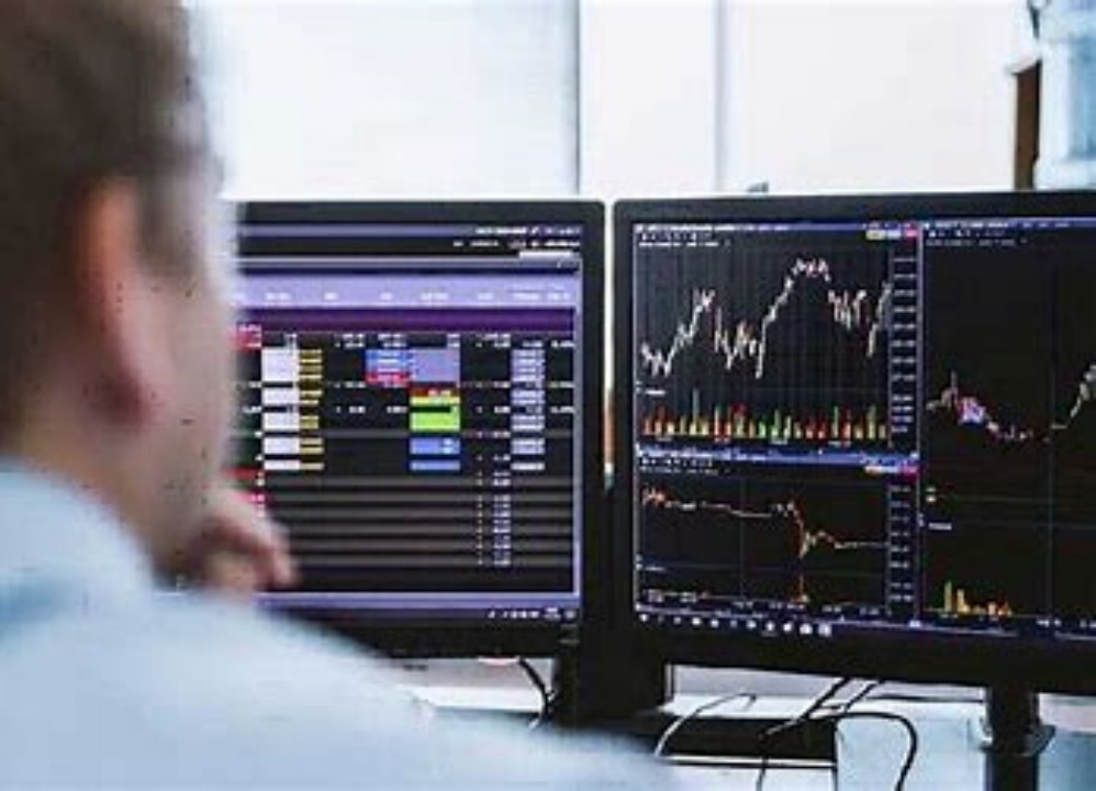CFD Trading Strategies with MetaTrader 4: Leveraging Advanced Tools